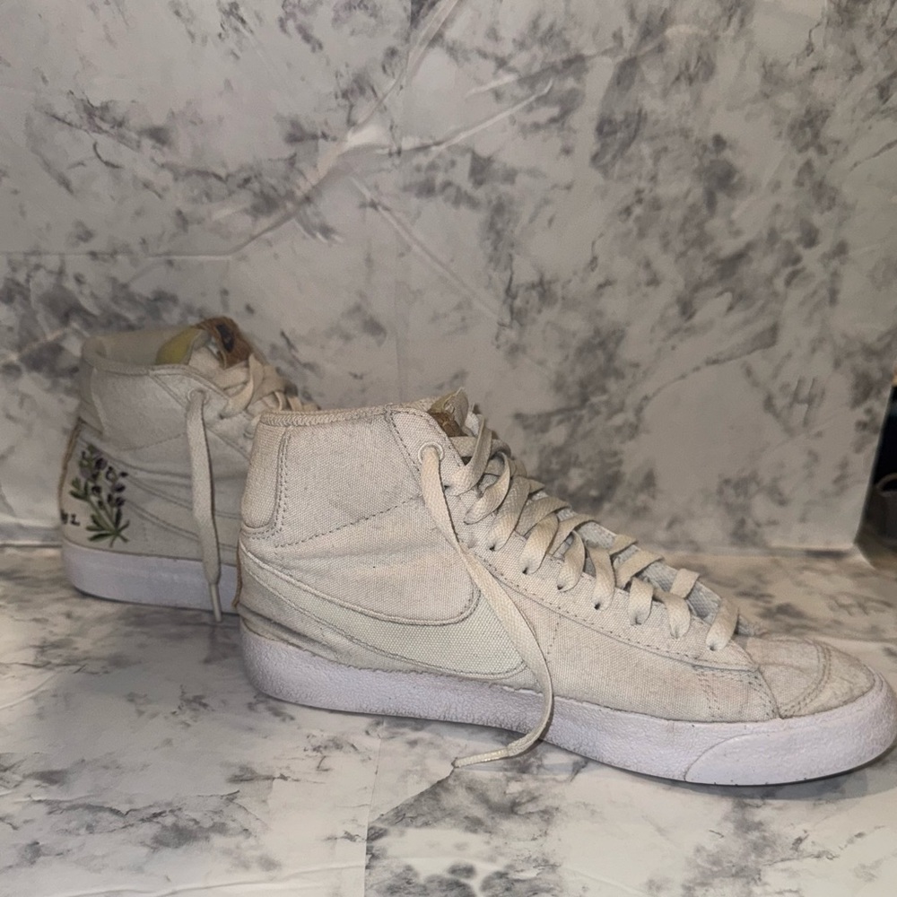 Preowned Nike Blazer Mid 77 Women 6.5 Indigo Trainers white blue floral project - Picture 2 of 11